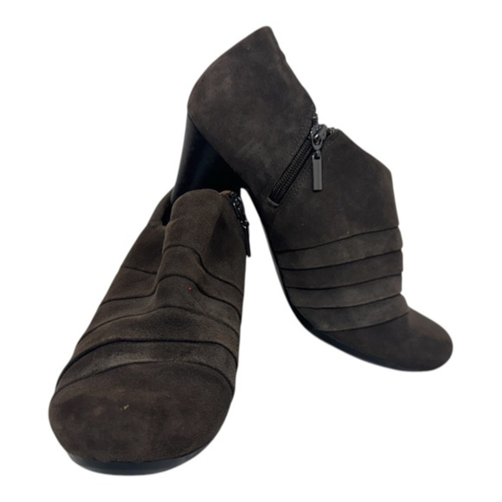 Clarks Artisan Womens Ankle Boots Size 8 Brown Suede Heeled Side Zip Leather